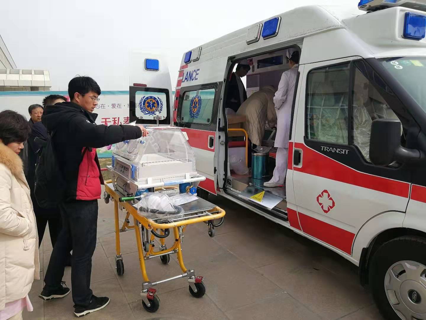 玉龙救护车转院